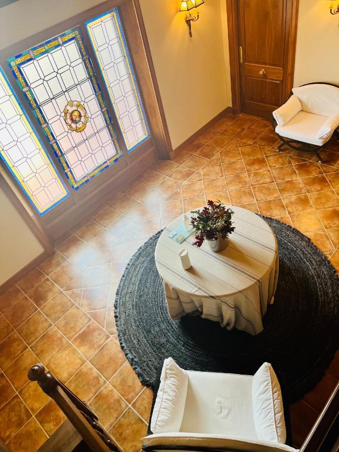 Palacio De Miraflores 미라플로레스 데 라 시에라 외부 사진