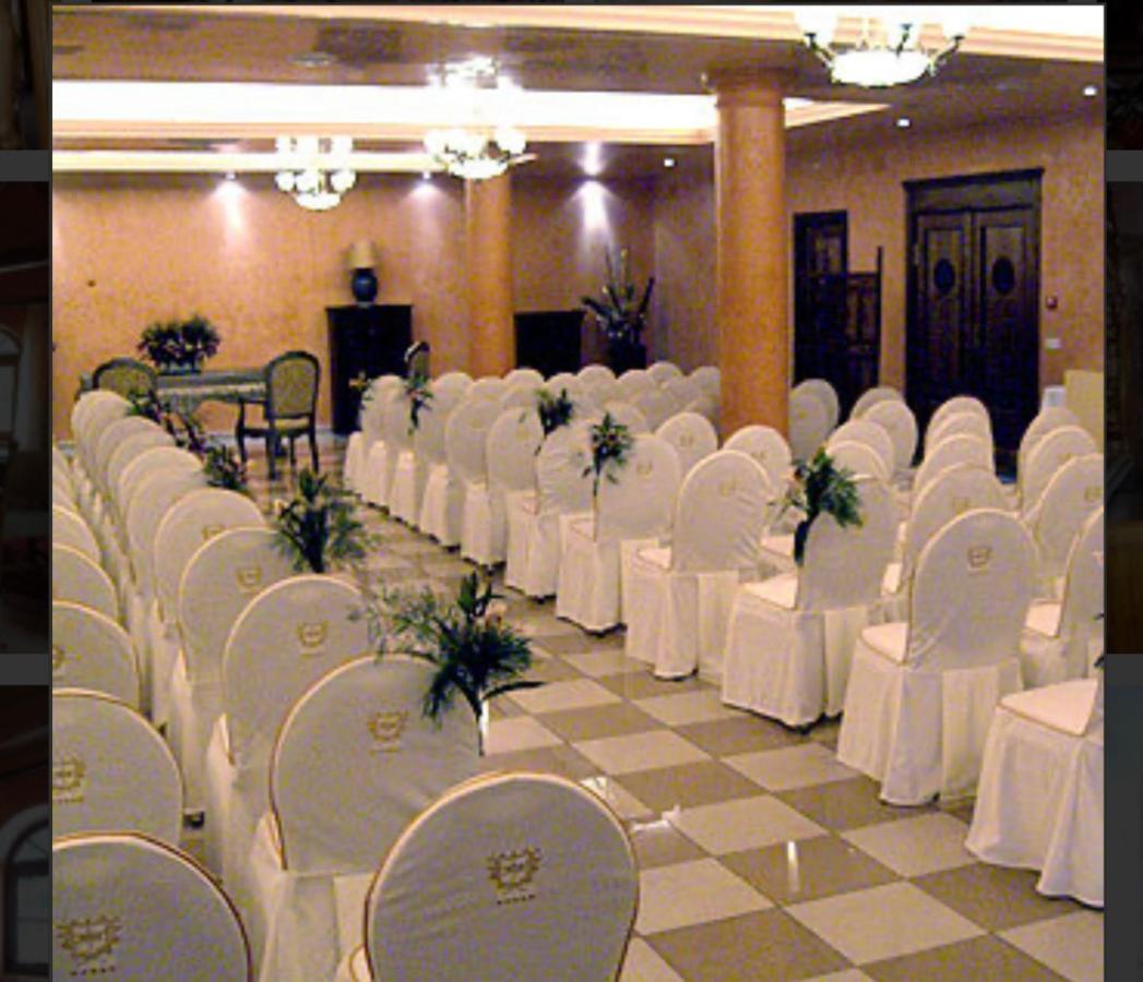 Palacio De Miraflores 미라플로레스 데 라 시에라 외부 사진
