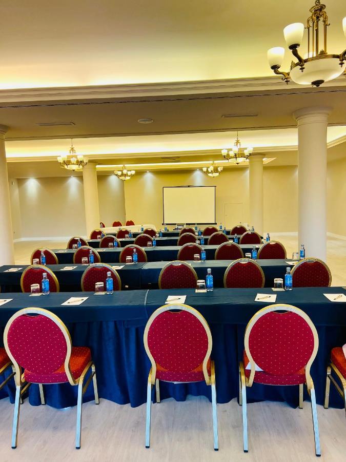 Palacio De Miraflores 미라플로레스 데 라 시에라 외부 사진