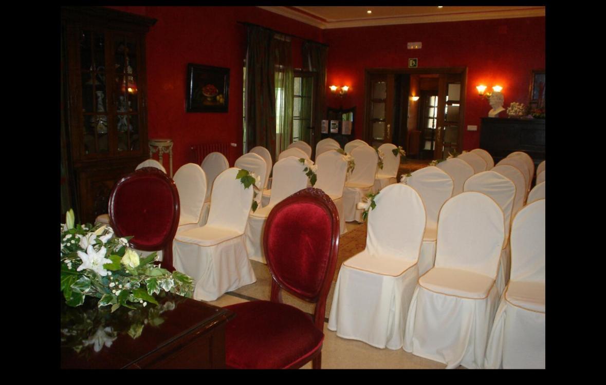 Palacio De Miraflores 미라플로레스 데 라 시에라 외부 사진