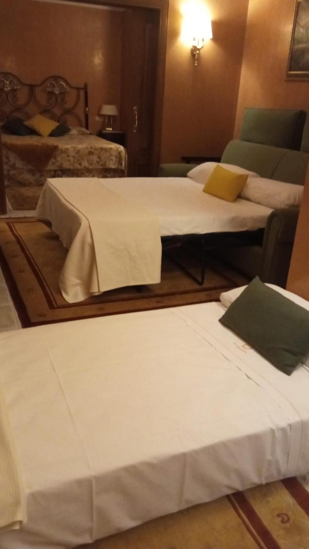 Palacio De Miraflores 미라플로레스 데 라 시에라 외부 사진